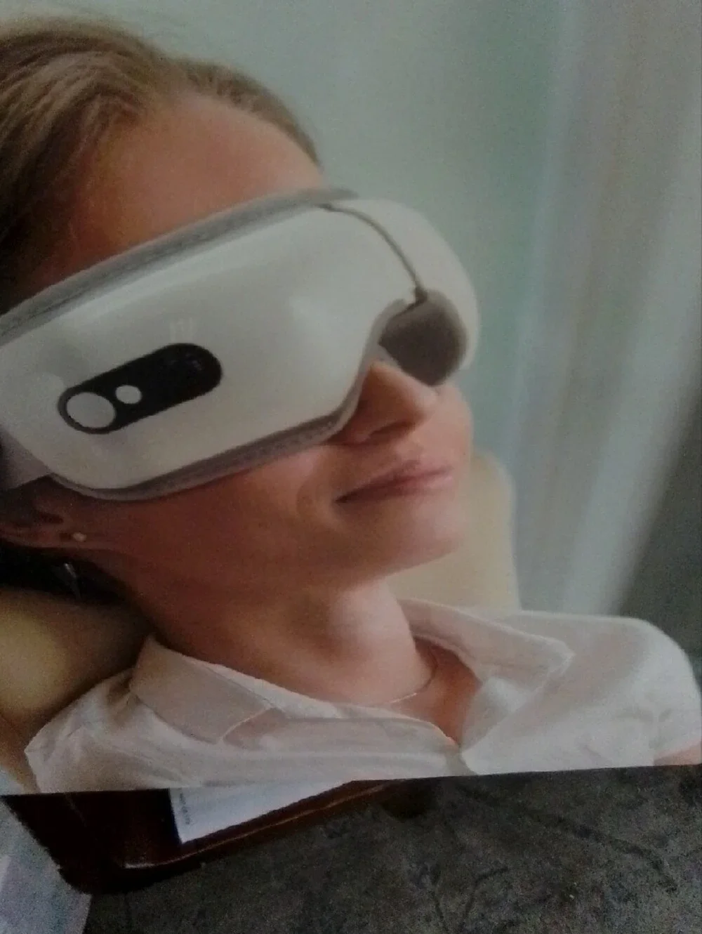 White Heated Eye Massager - Eye Spa